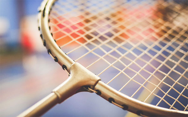 羽毛球拍線拉線磅數(shù)，球拍多少磅數(shù)合適（上）